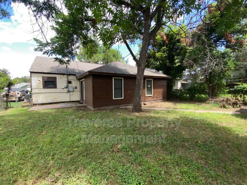 Fort Worth House: 3604 Baldwin Ave