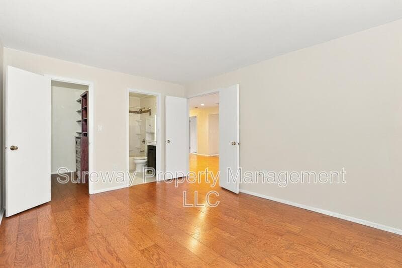 Monmouth Junction Condo: 4242 Bayberry Court