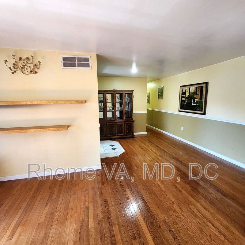 Fairfax Condo: 9473 Fairfax Blvd