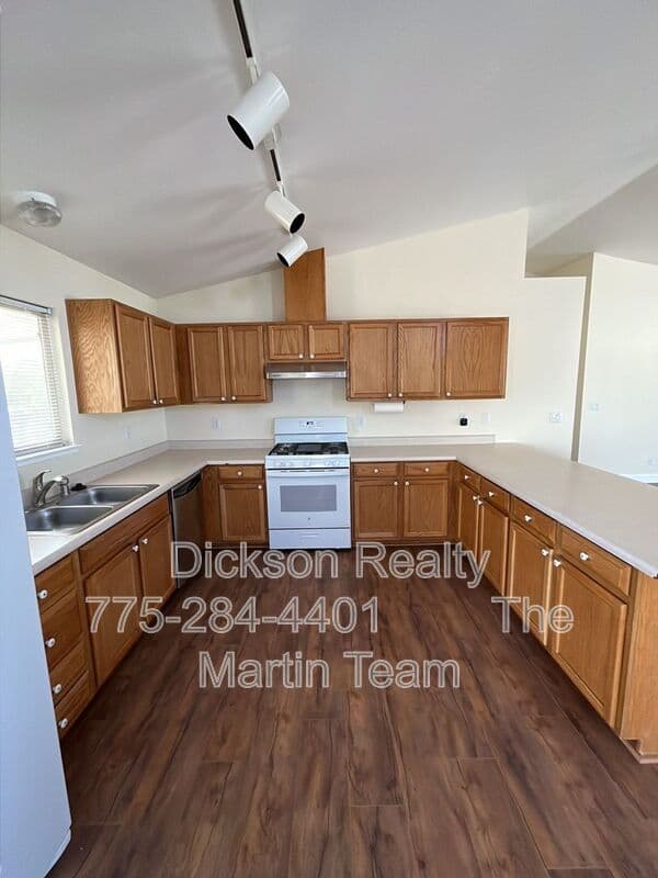 Sparks House: 970 Mercedes Drive