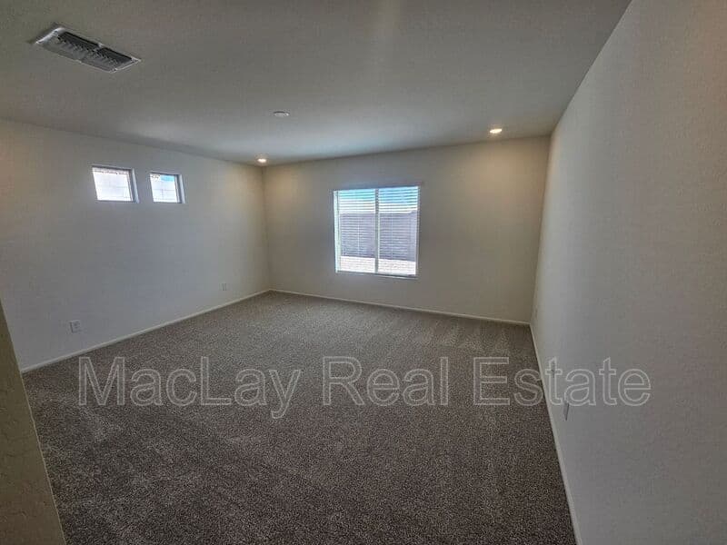 Coolidge House: 1390 W Aztec Dr