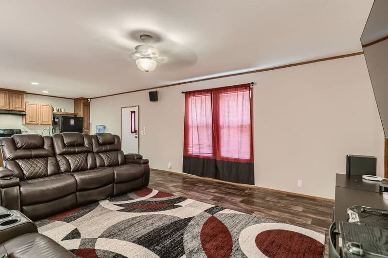 Dale House: 517 Crossroads Drive