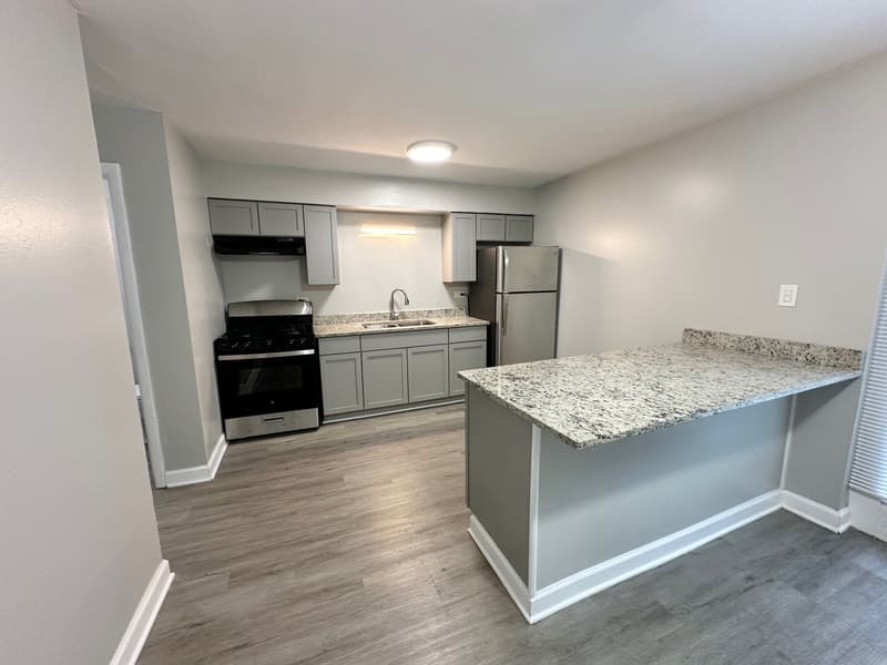 Wheaton Townhome: 1719 E Roosevelt Rd