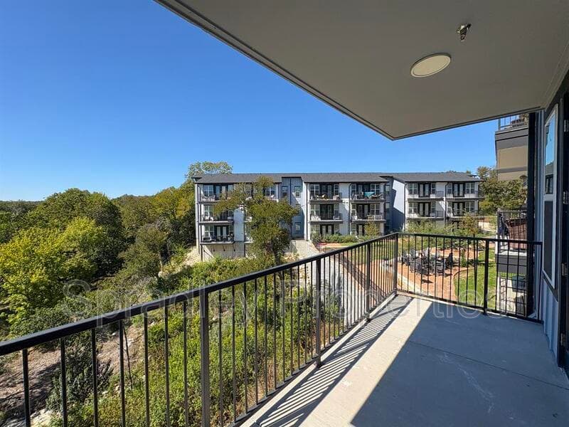 Belton Condo: 710 Shine St.
