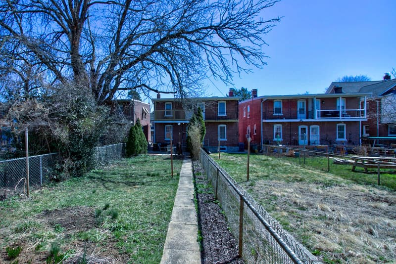 Lancaster House: 625 Hamilton Street
