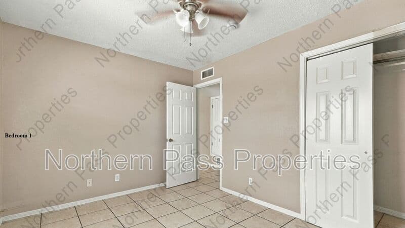 El Paso Condo: 216 S Schutz