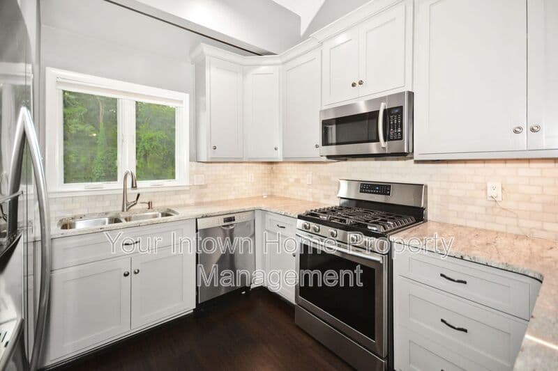 Brookhaven Townhome: 1415 N Druid Hills Rd Ne