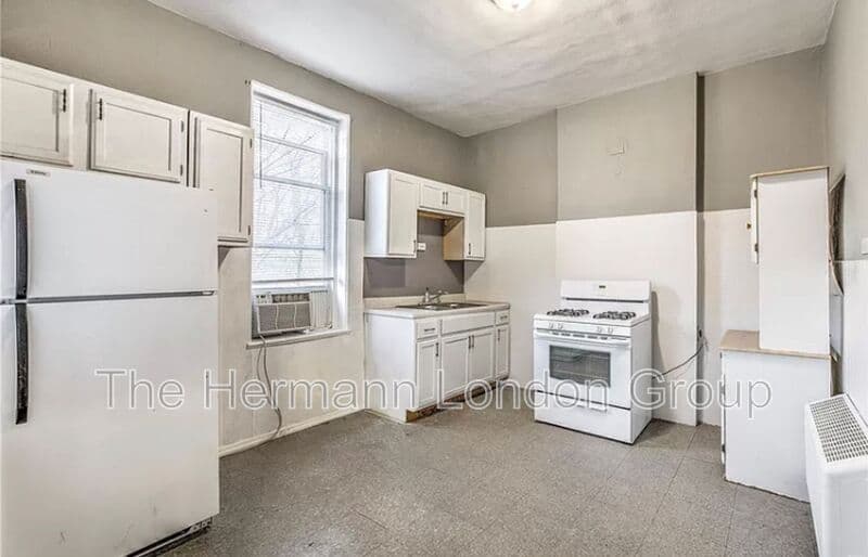 Saint Louis Condo: 512 Eiler
