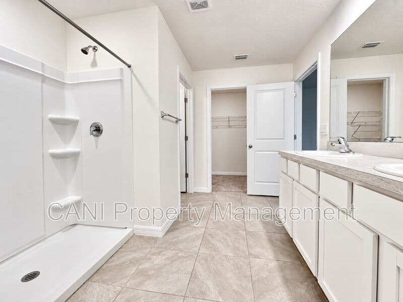 Wimauma House: 16535 Windmill Forge Pass