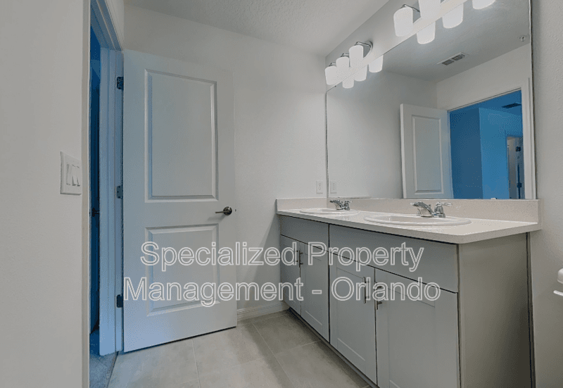 Saint Cloud Townhome: 4830 Revolutionary Way