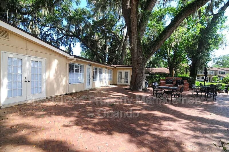 Altamonte Springs Townhome: 685 Scarlet Oak Cir