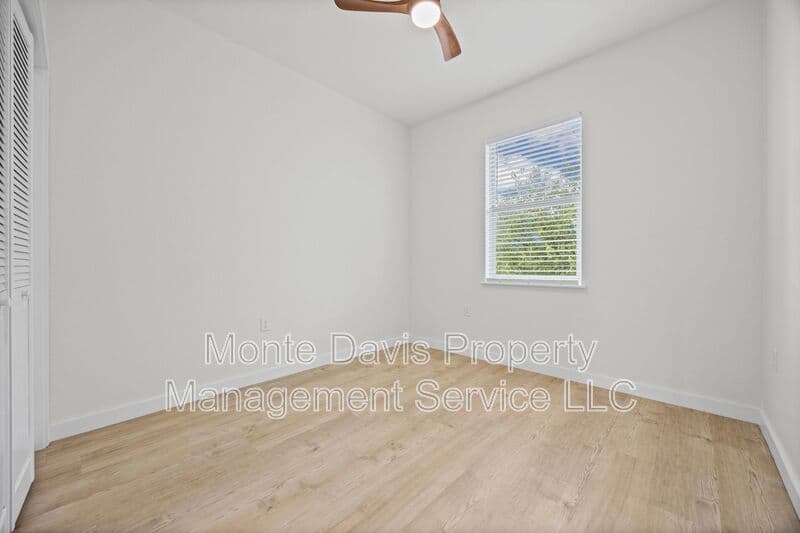 Austin Condo: 1802 Springdale Rd
