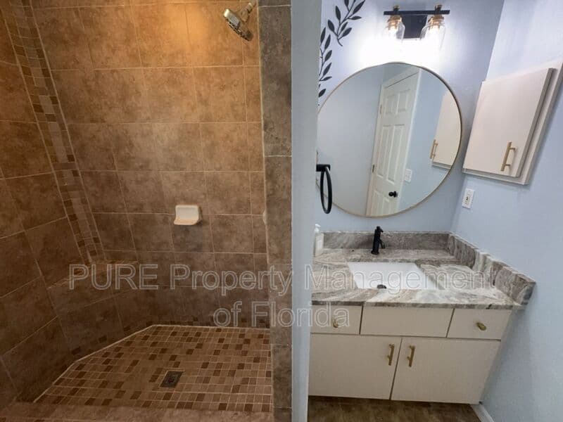 Ocala House: 645 NW 65th St