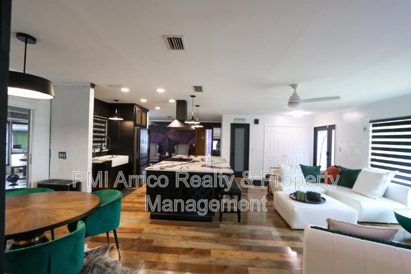 Sun City Center House: 304 Brockfield Drive