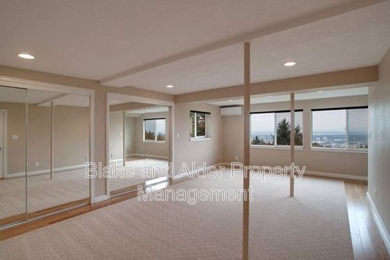 Portland House: 4330 SW Council Crest Dr