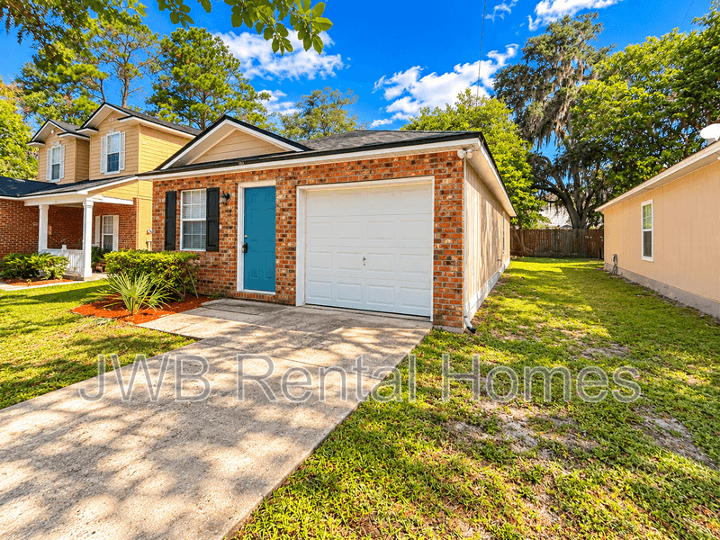 Jacksonville House: 8315 Oden Ave