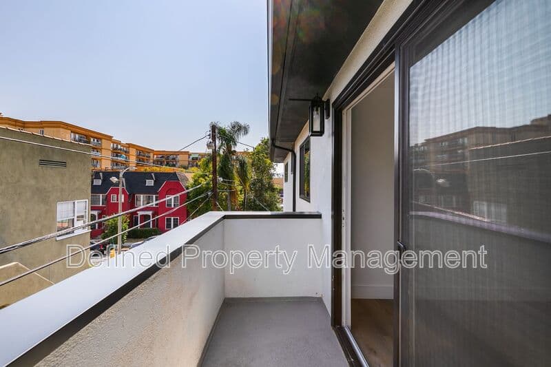 Los Angeles Condo: 5358 Loma Linda Ave