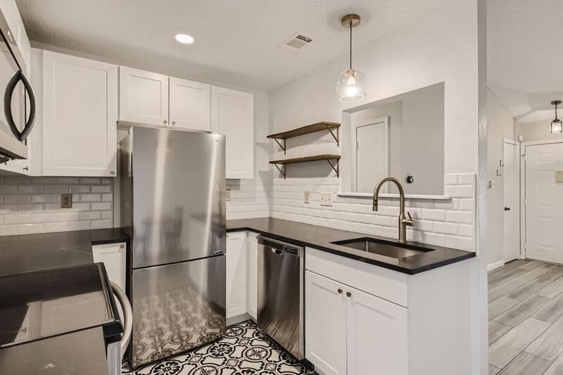 Austin Condo: 1015 E Yager Ln
