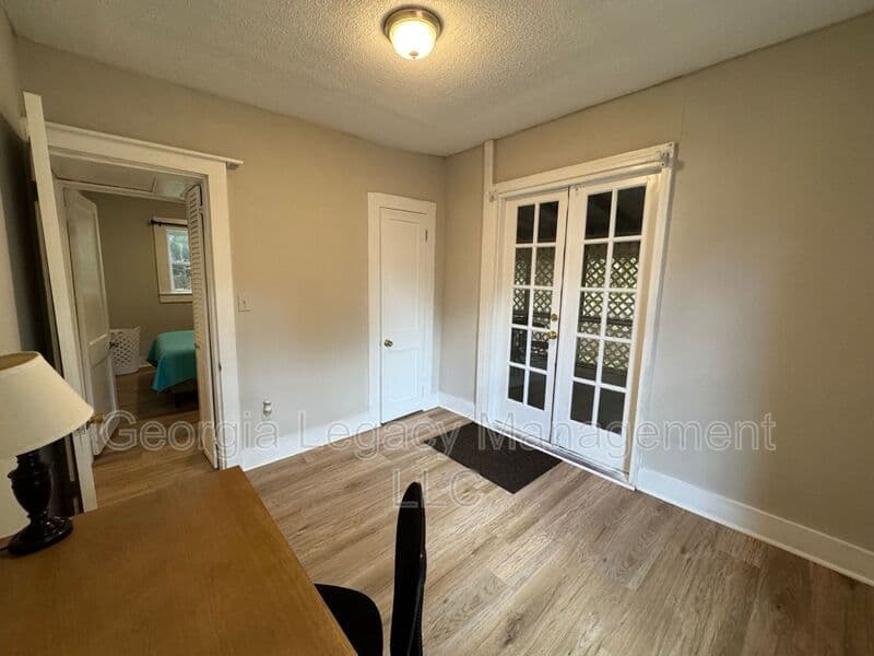 Athens House: 275 Boulevard Heights