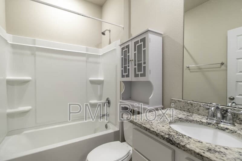 Ocean Springs House: 1208 Carraway Cove