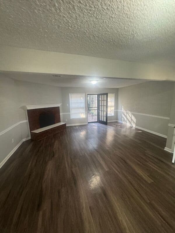 Memphis House: 6343 Kirby Downs Dr