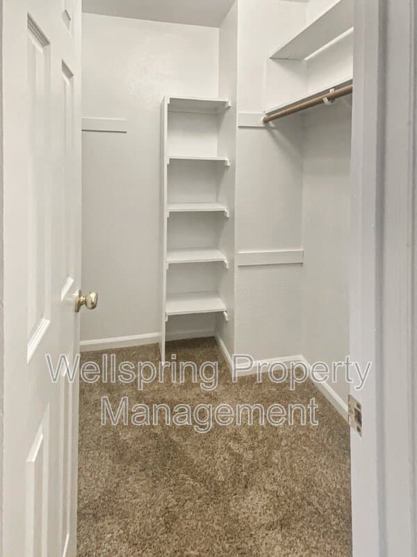 Stockton Condo: 1529 Pyrenees Ave