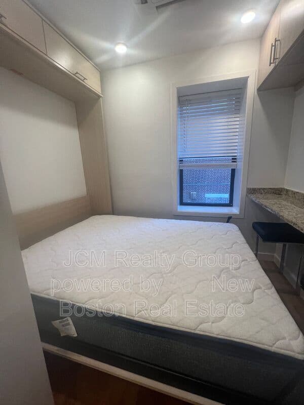 Chelsea Condo: 16 Fifth Street