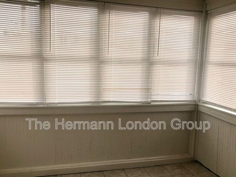 Saint Louis Condo: 4936-4938 Potomac