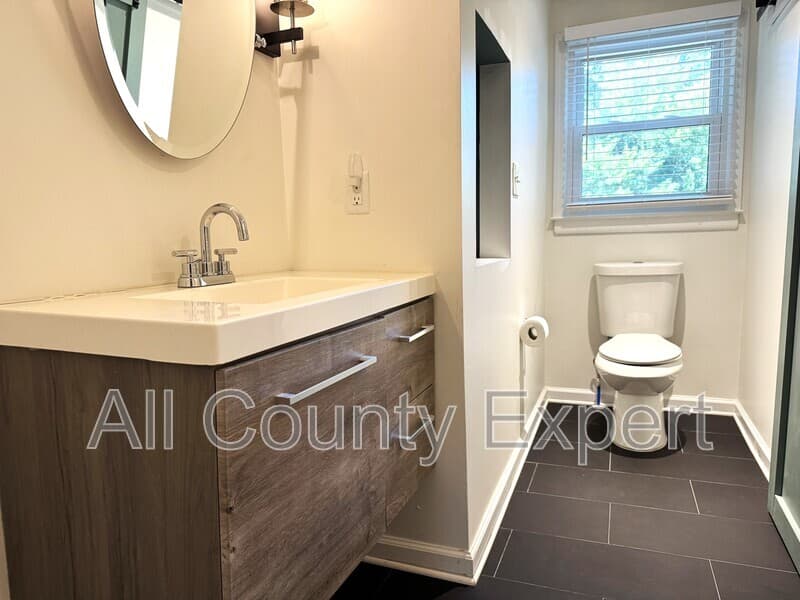 Roswell House: 11820 Highland Colony Drive