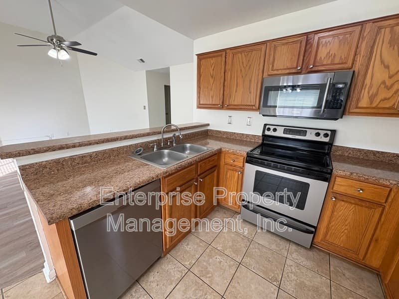 Cordova House: 7125 Showboat Ln