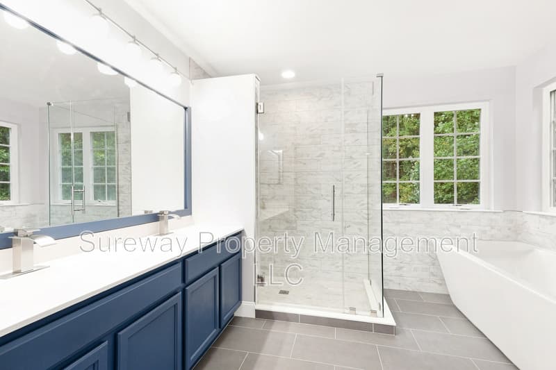 Pemberton House: 13 Grist Mill Ct