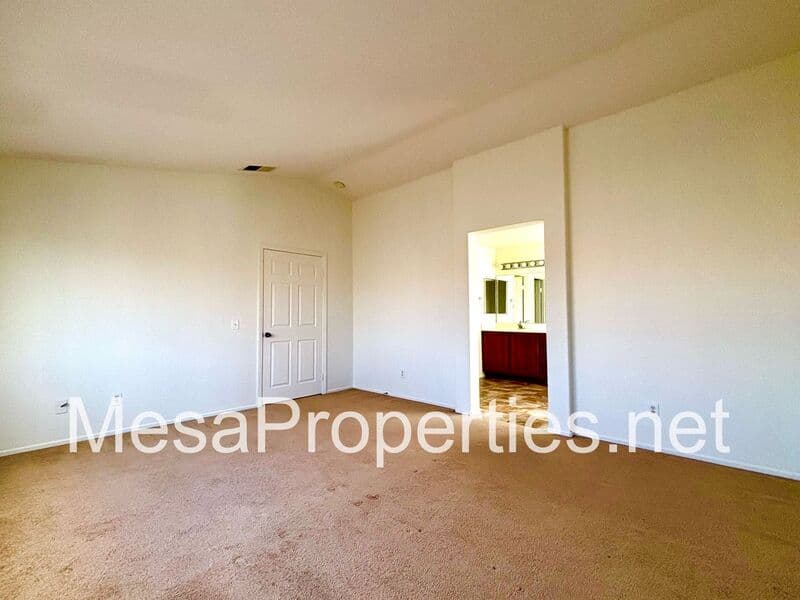 Victorville House: 12396 Ava Loma St.