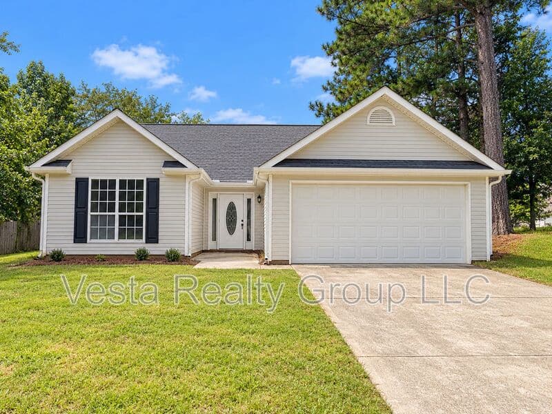 Stockbridge House: 407 Sage Ct