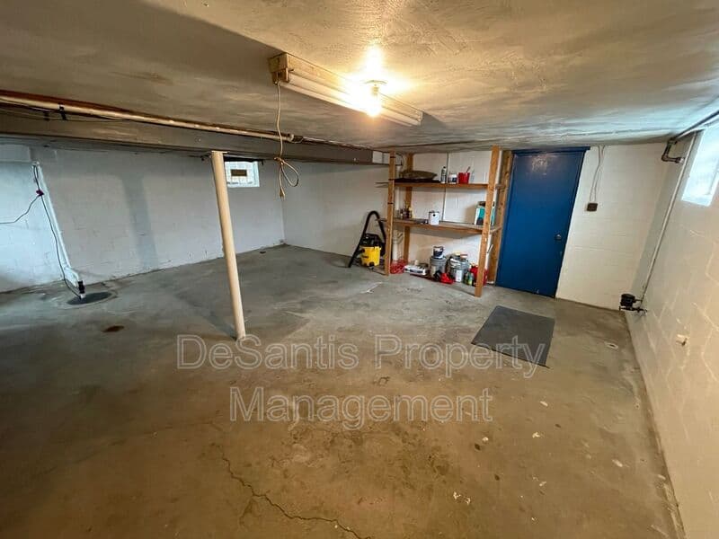 Pittsburgh House: 157 Merritt Avenue