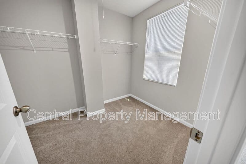 Greenville House: 165 Sarnesfield Way