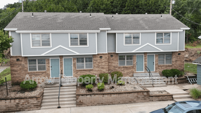 Junction City House: 1252 South Jackson Street