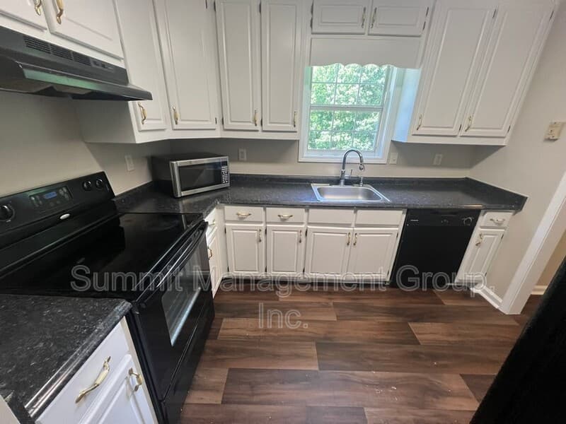 McDonough House: 1157 Chateau Terrace