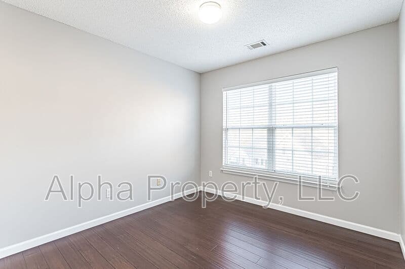 Greer House: 322 Highgate Cir