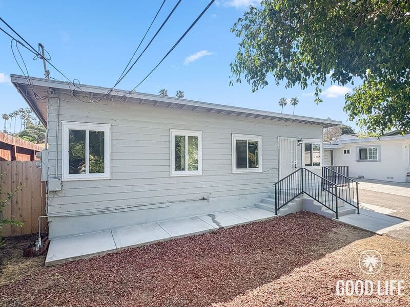 Vista Condo: 523 N Citrus Ave