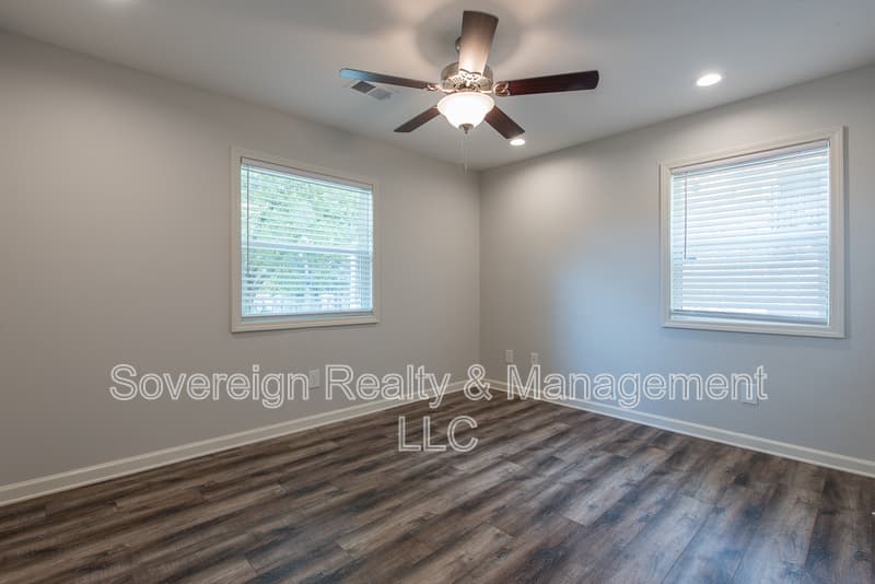 Atlanta House: 455 Bolton Rd NW