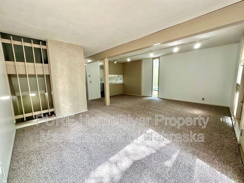 Omaha Townhome: 1631 N 109th Plz