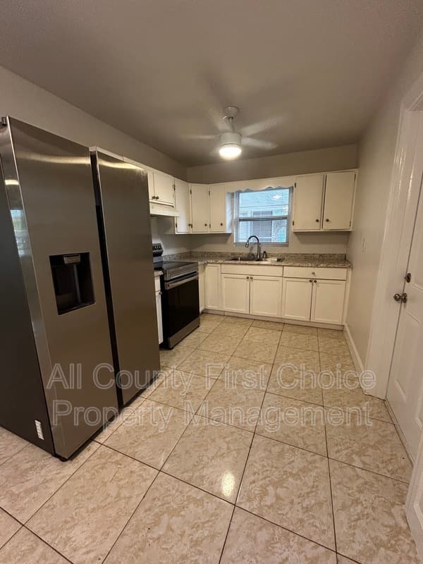 Kenneth City House: 5050 62nd St N