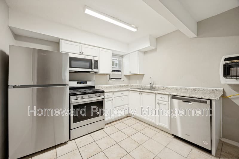 Denison Condo: 1001 West Elm Street - 204