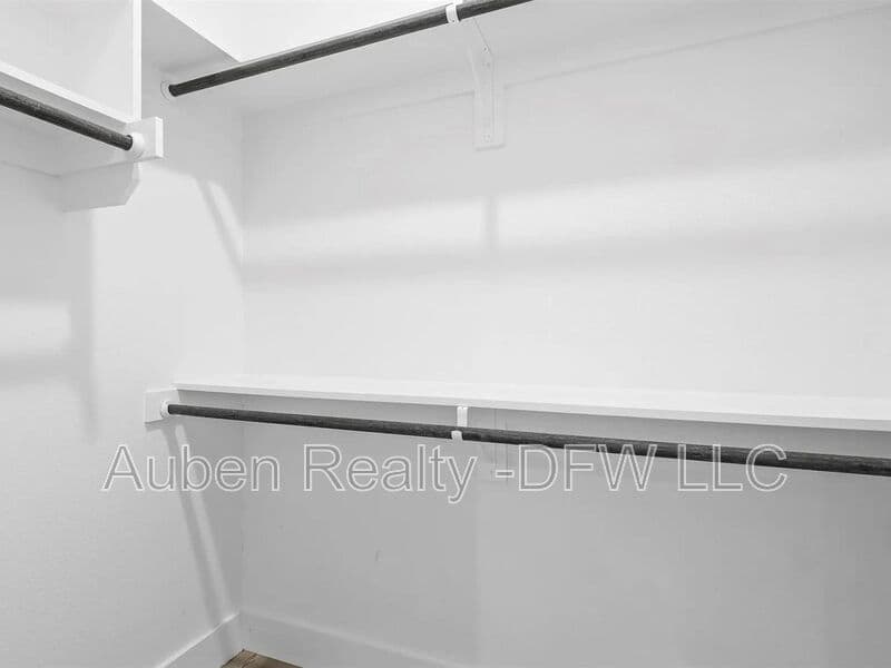 Denison House: 1104 W Elm Street
