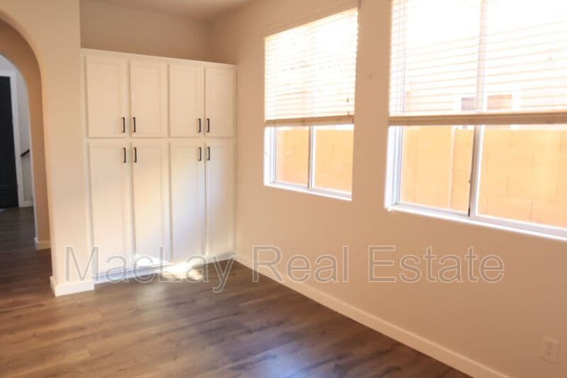 Chandler House: 1171 N Mason Dr