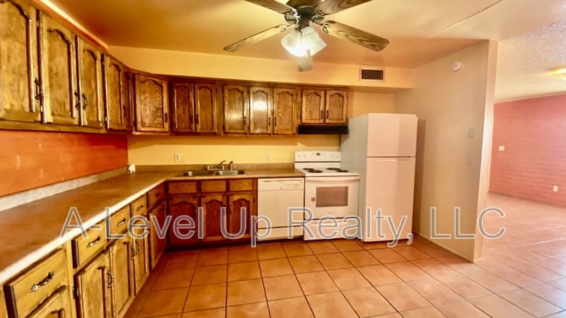 Tucson House: 1101 East 32nd Street