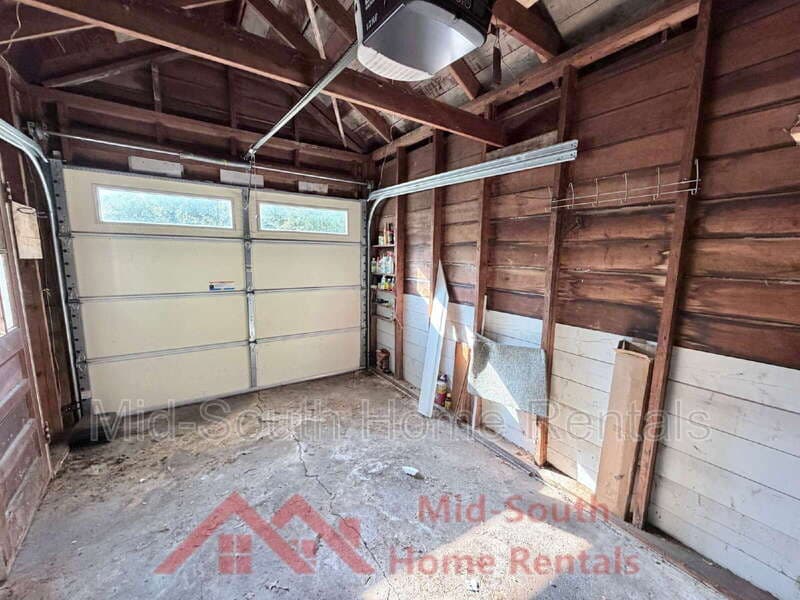Memphis House: 594 South Graham Street