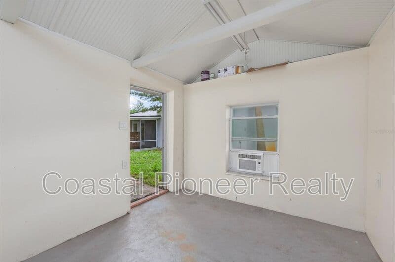 Tampa House: 1520 S Church Ave