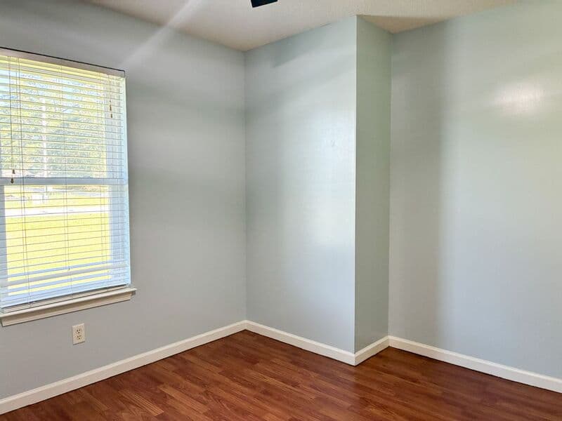 Rincon House: 105 E 9th St