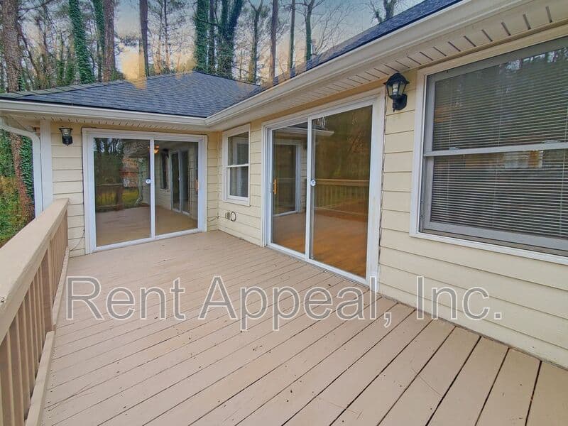 East Point House: 2658 Rolling Brook Trail